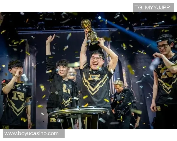 2026年3月份新闻对话周伟回顾英雄联盟职业生涯的荣耀与挑战